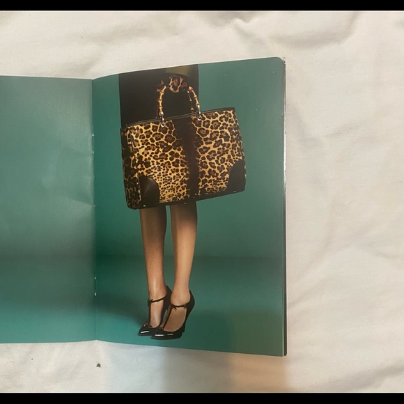 Gucci coffee table book - Picture 3 of 3